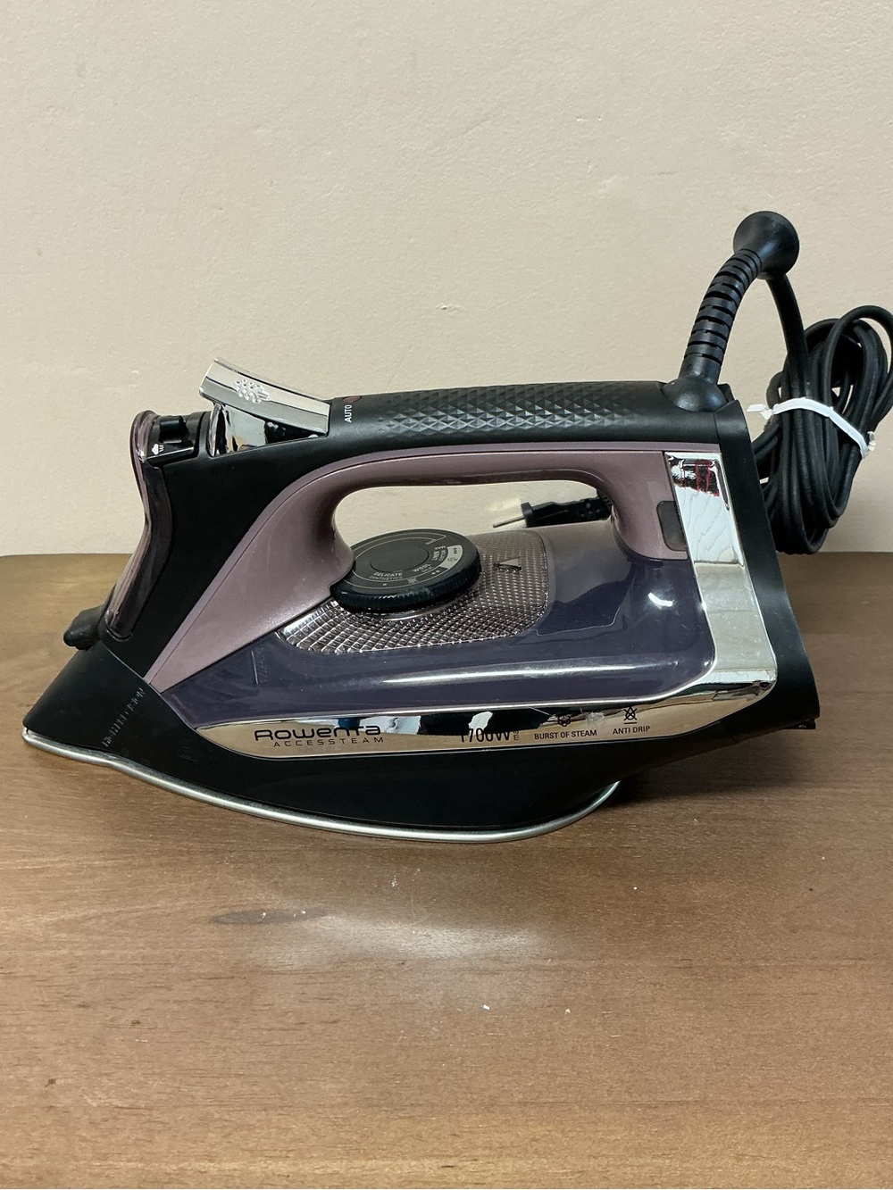Rowenta 1700W Steam Iron